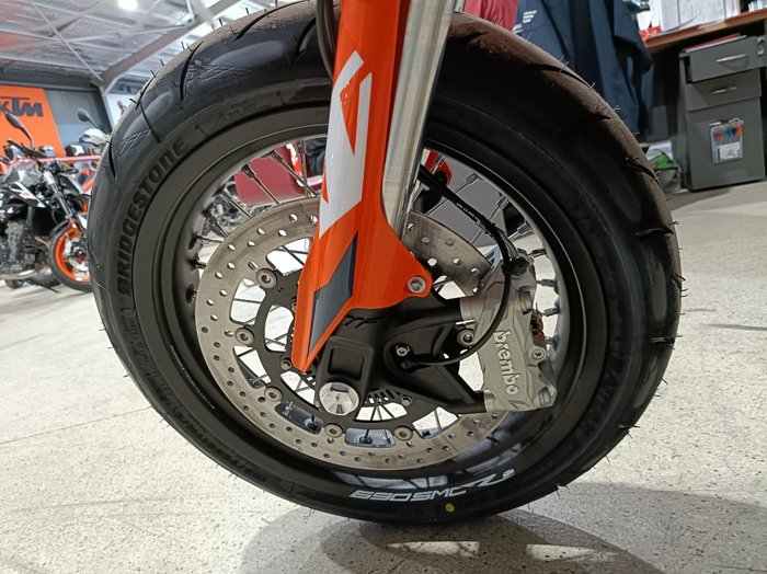 2024 KTM 690 SMC R ORANGE