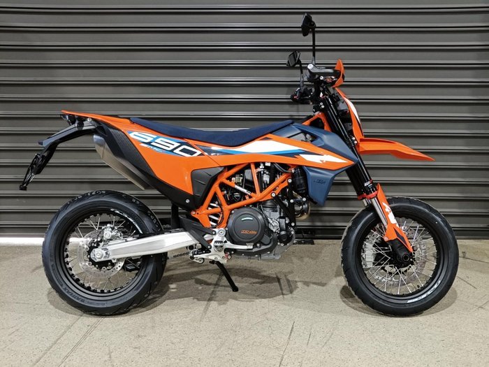 2024 KTM 690 SMC R ORANGE