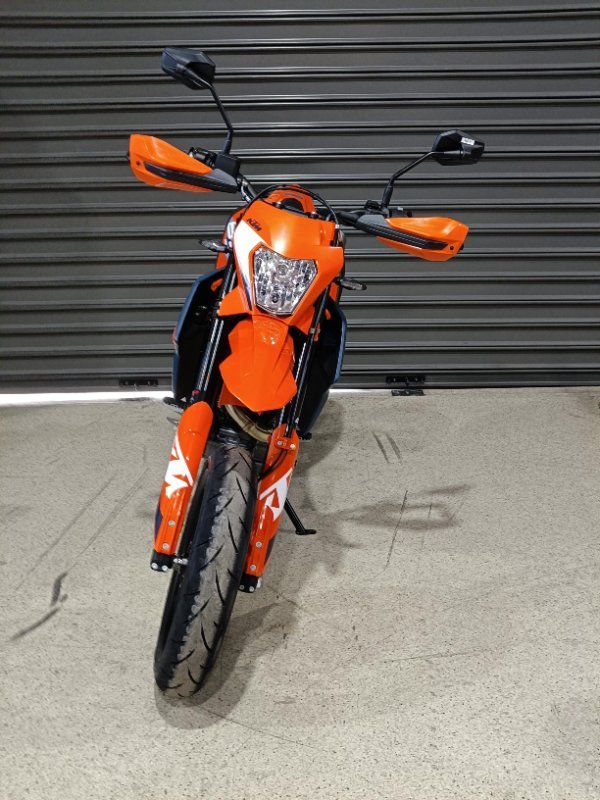 2024 KTM 690 SMC R ORANGE