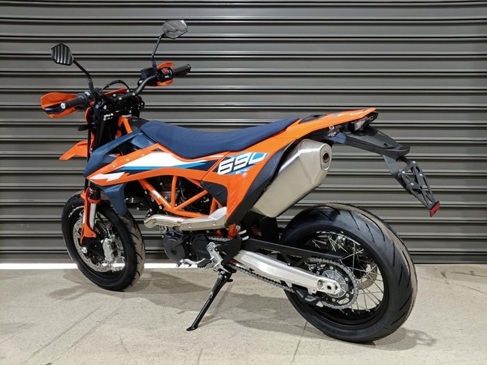 2024 KTM 690 SMC R ORANGE