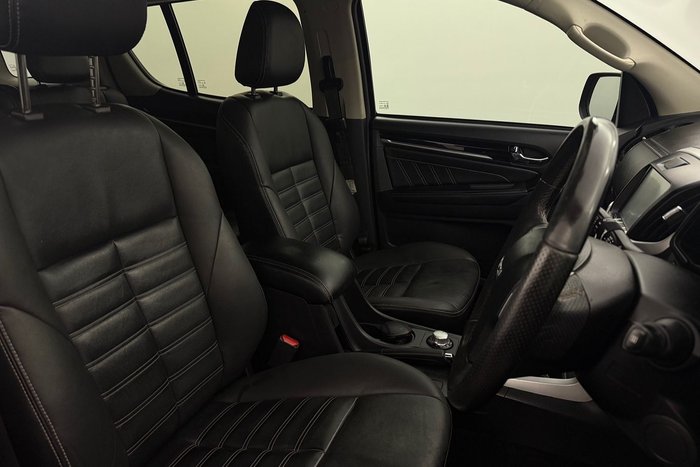 2021 Isuzu MU-X LS-T