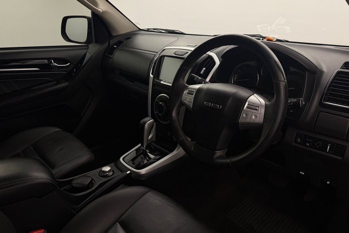 2021 Isuzu MU-X LS-T