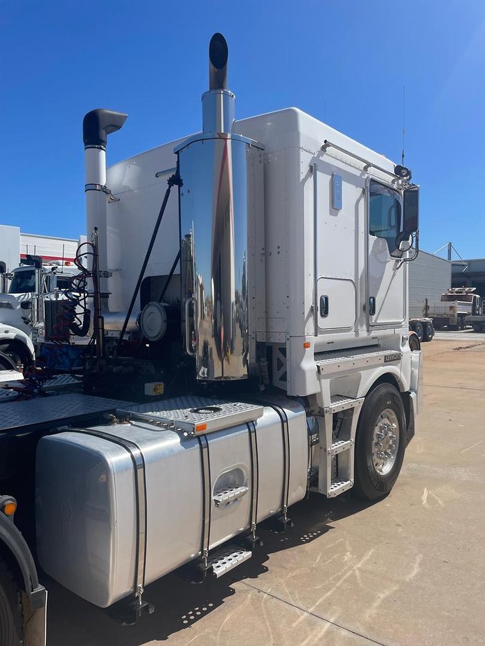 2021 Kenworth K200 White