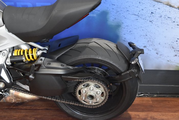 2019 Ducati DIAVEL 1260 (SANDSTONE GREY) Grey