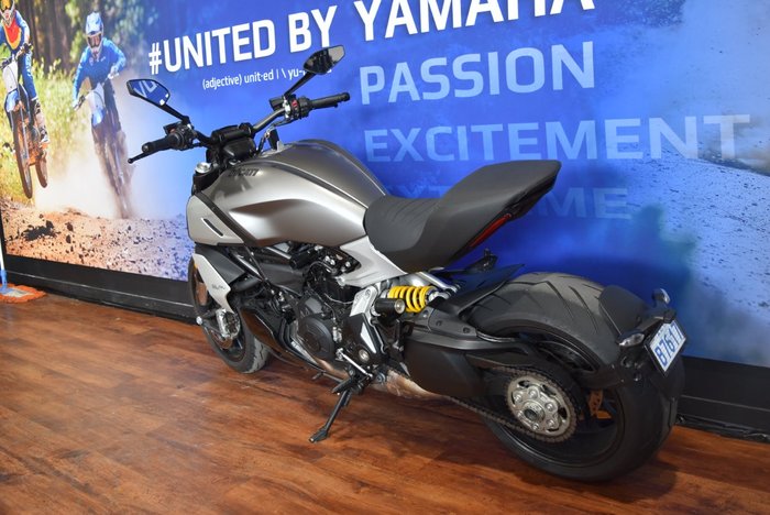 2019 Ducati DIAVEL 1260 (SANDSTONE GREY) Grey