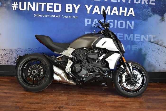 2019 Ducati DIAVEL 1260 (SANDSTONE GREY) Grey