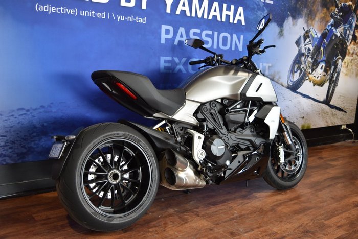 2019 Ducati DIAVEL 1260 (SANDSTONE GREY) Grey
