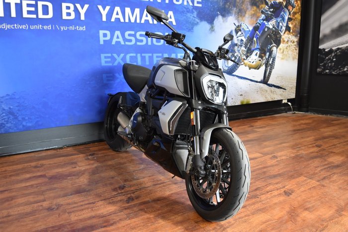 2019 Ducati DIAVEL 1260 (SANDSTONE GREY) Grey