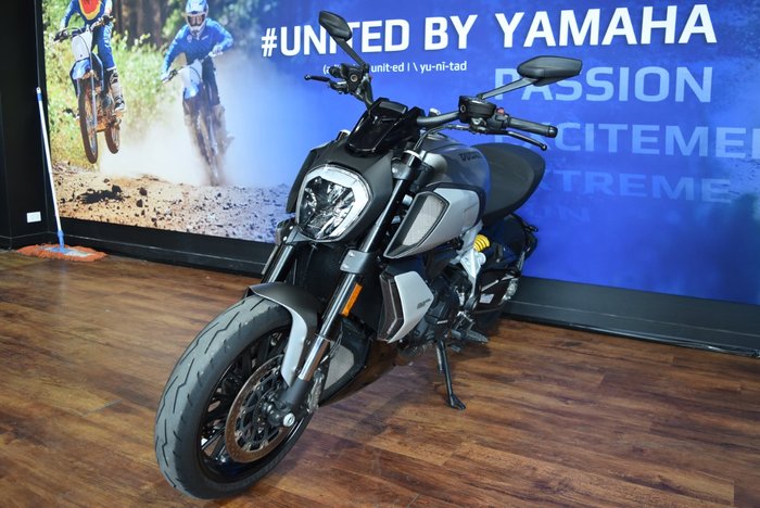 2019 Ducati DIAVEL 1260 (SANDSTONE GREY) Grey