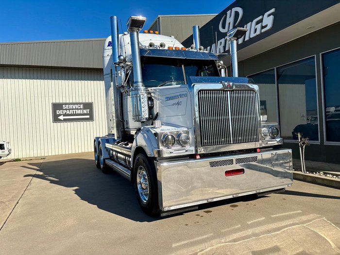 2018 Western Star 4864Fxb With 40