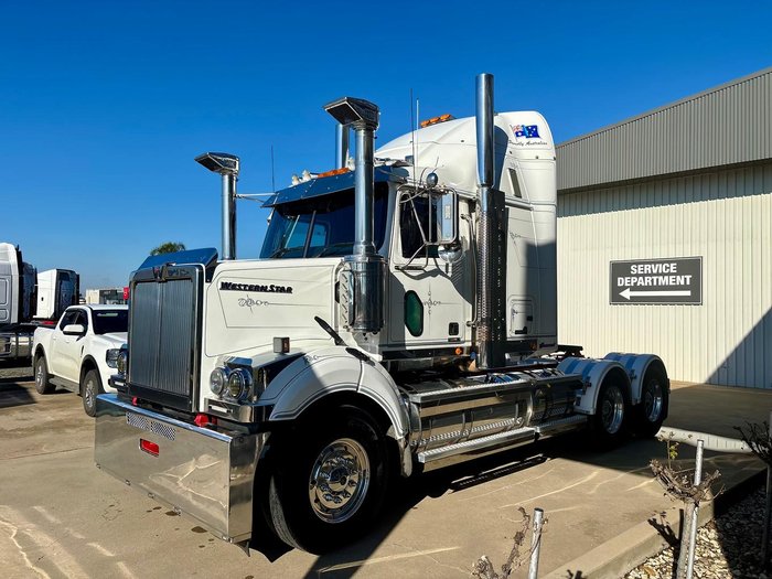 2018 Western Star 4864Fxb With 40