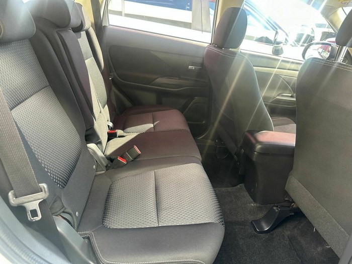 2017 Mitsubishi Outlander ES