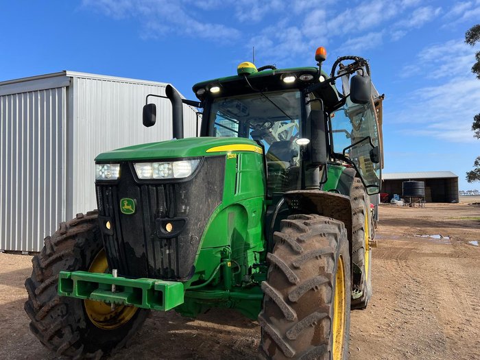2016 John Deere 7230R