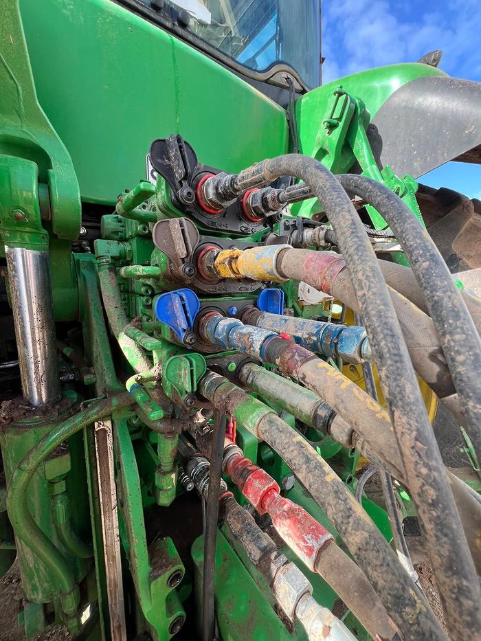 2016 John Deere 7230R