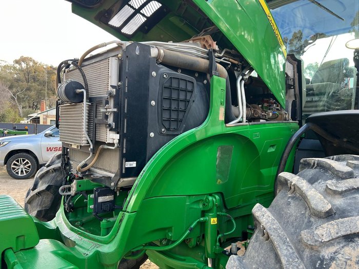 2016 John Deere 7230R
