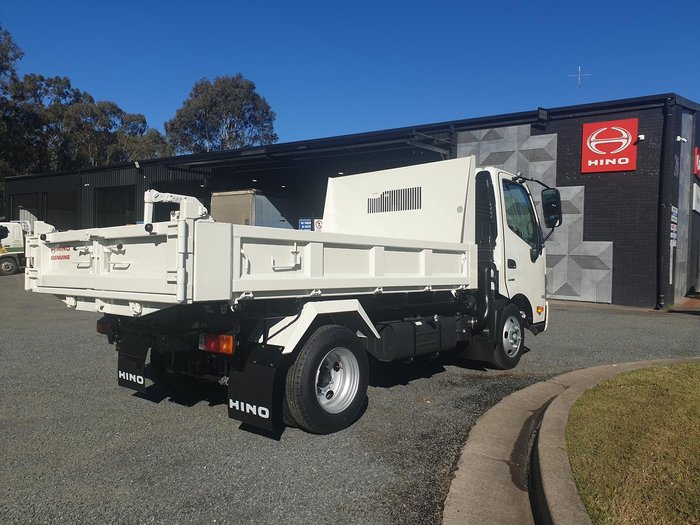 2025 Hino 300 616 616 White