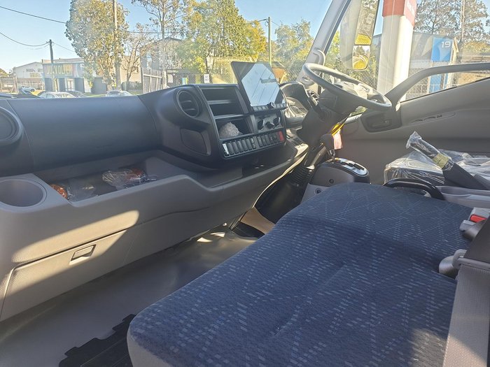 2025 Hino 300 616 616 White