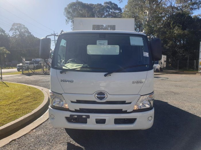 2025 Hino 300 616 616 White
