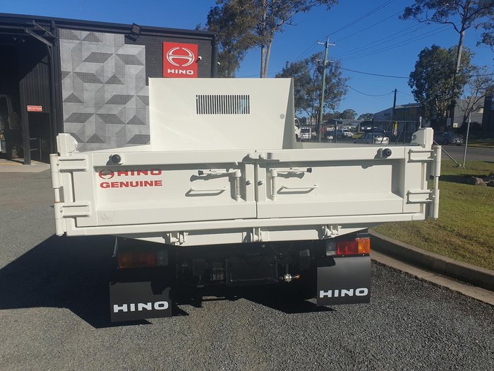 2025 Hino 300 616 616 White