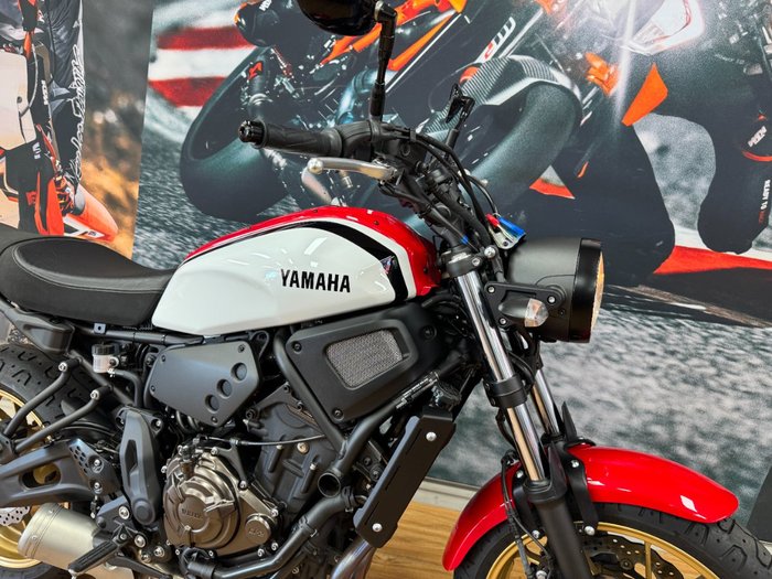 2020 Yamaha XSR700 WHITE/RED
