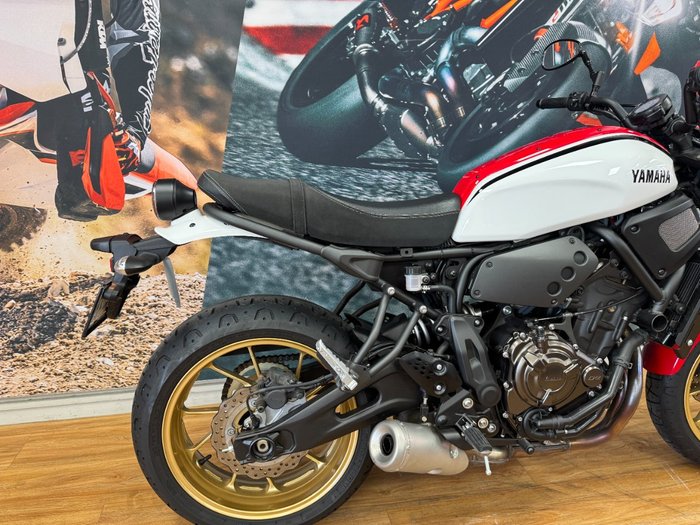 2020 Yamaha XSR700 WHITE/RED