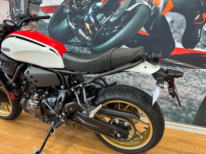 2020 Yamaha XSR700 WHITE/RED