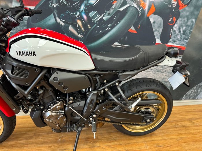 2020 Yamaha XSR700 WHITE/RED