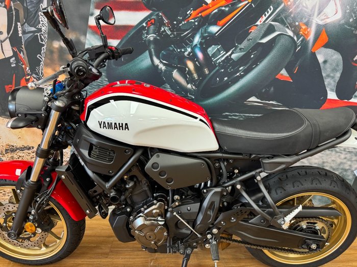 2020 Yamaha XSR700 WHITE/RED