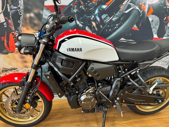 2020 Yamaha XSR700 WHITE/RED