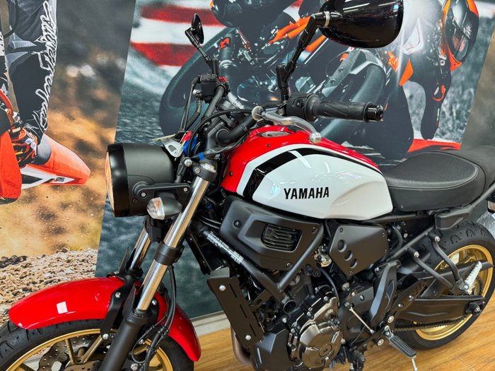 2020 Yamaha XSR700 WHITE/RED