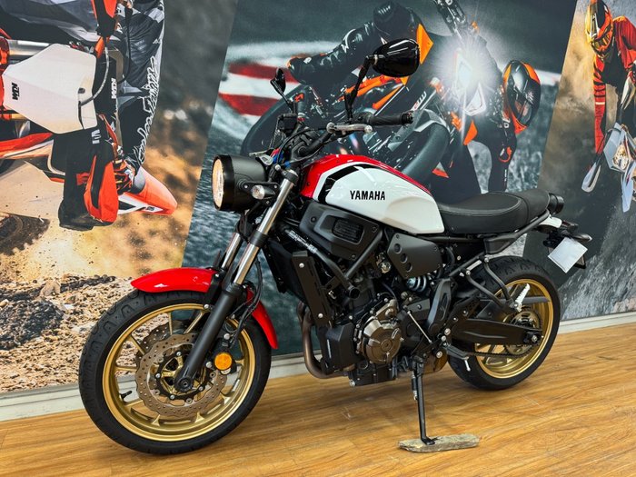 2020 Yamaha XSR700 WHITE/RED