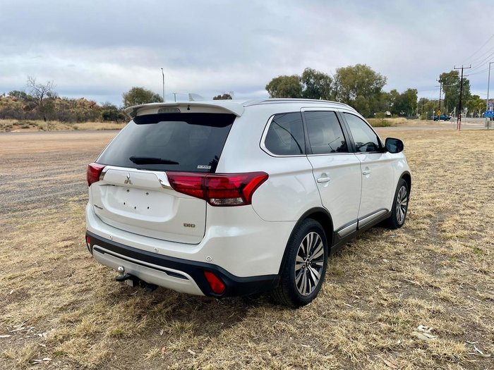 2021 Mitsubishi Outlander LS