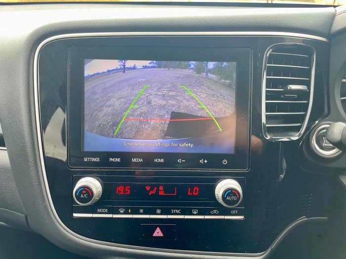 2021 Mitsubishi Outlander LS