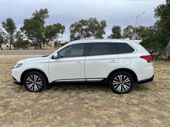 2021 Mitsubishi Outlander LS