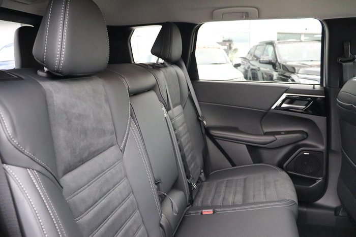 2025 Mitsubishi Outlander Aspire