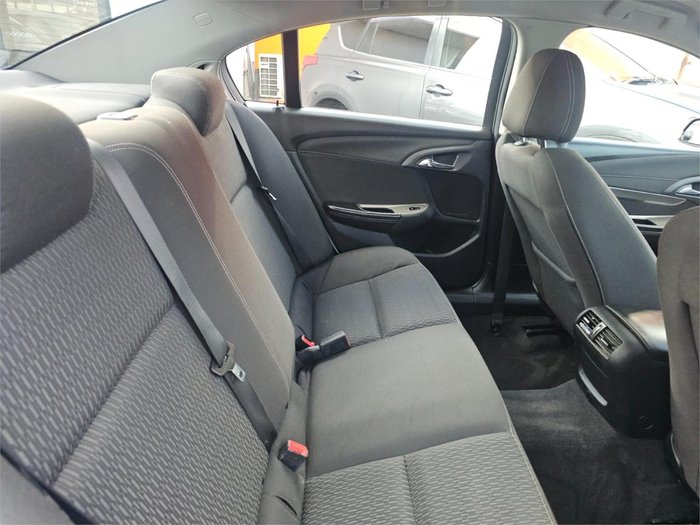 2014 Holden Commodore Evoke VF MY14 Heron White