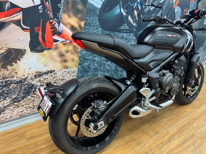 2023 Triumph TRIDENT 660 MATT JETT BLACK