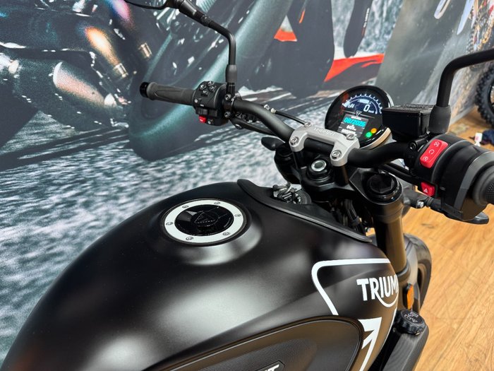 2023 Triumph TRIDENT 660 MATT JETT BLACK