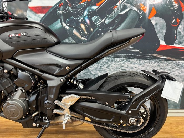 2023 Triumph TRIDENT 660 MATT JETT BLACK