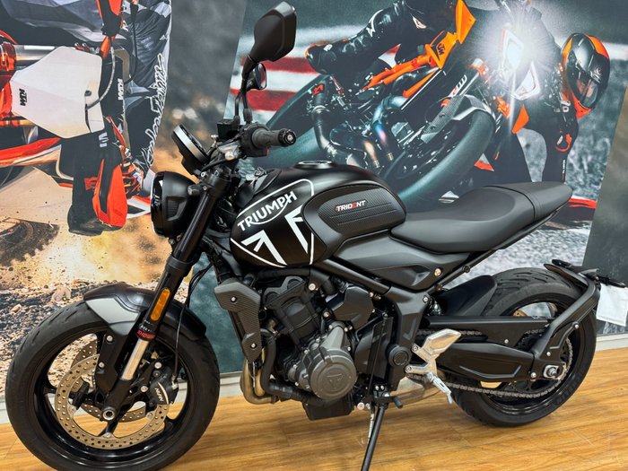 2023 Triumph TRIDENT 660 MATT JETT BLACK