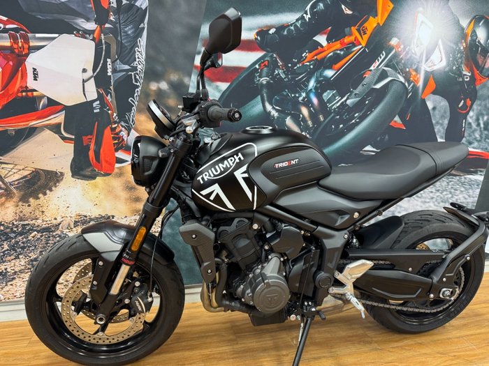 2023 Triumph TRIDENT 660 MATT JETT BLACK