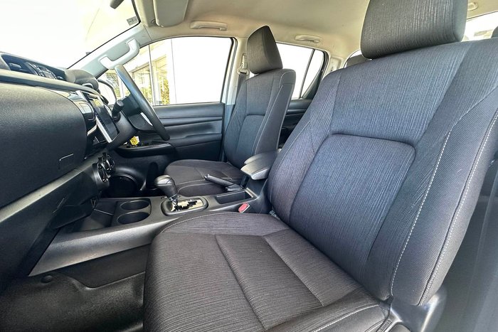 2020 Toyota Hilux SR