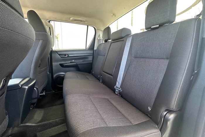 2020 Toyota Hilux SR