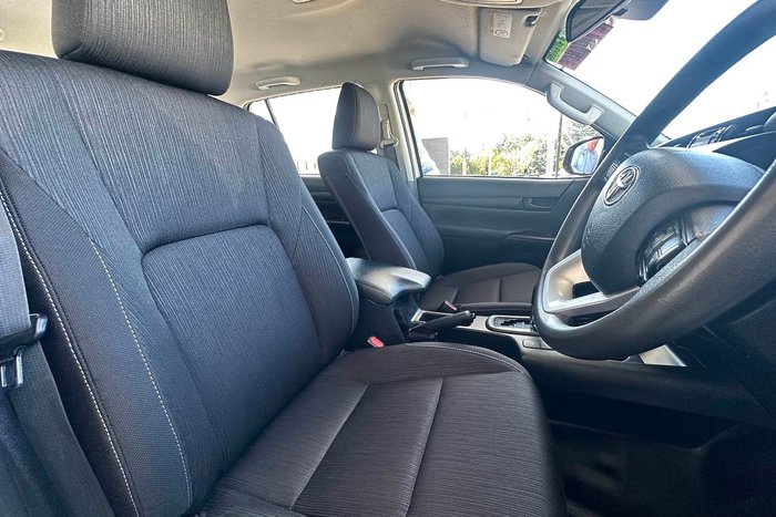 2020 Toyota Hilux SR