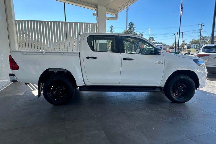 2020 Toyota Hilux SR