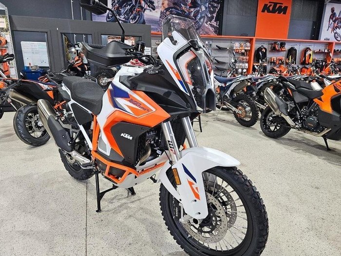 2024 KTM SUPER ADVENTURE R ORANGE