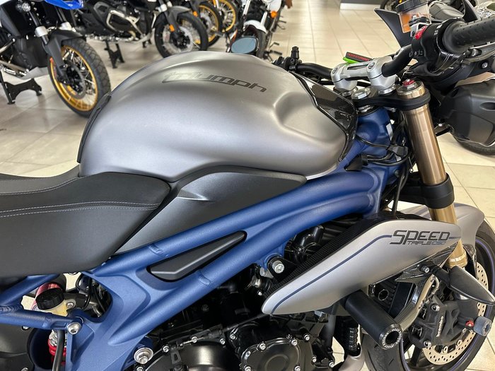 2013 Triumph Speed Triple 1050 SE Speed Triple Silver