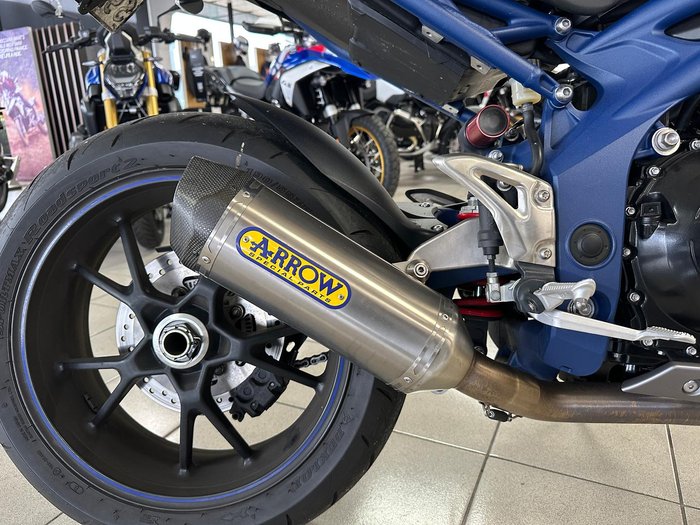 2013 Triumph Speed Triple 1050 SE Speed Triple Silver