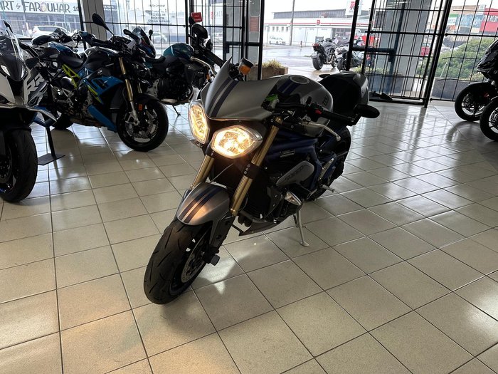2013 Triumph Speed Triple 1050 SE Speed Triple Silver