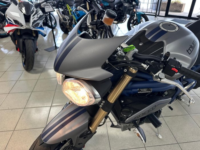 2013 Triumph Speed Triple 1050 SE Speed Triple Silver